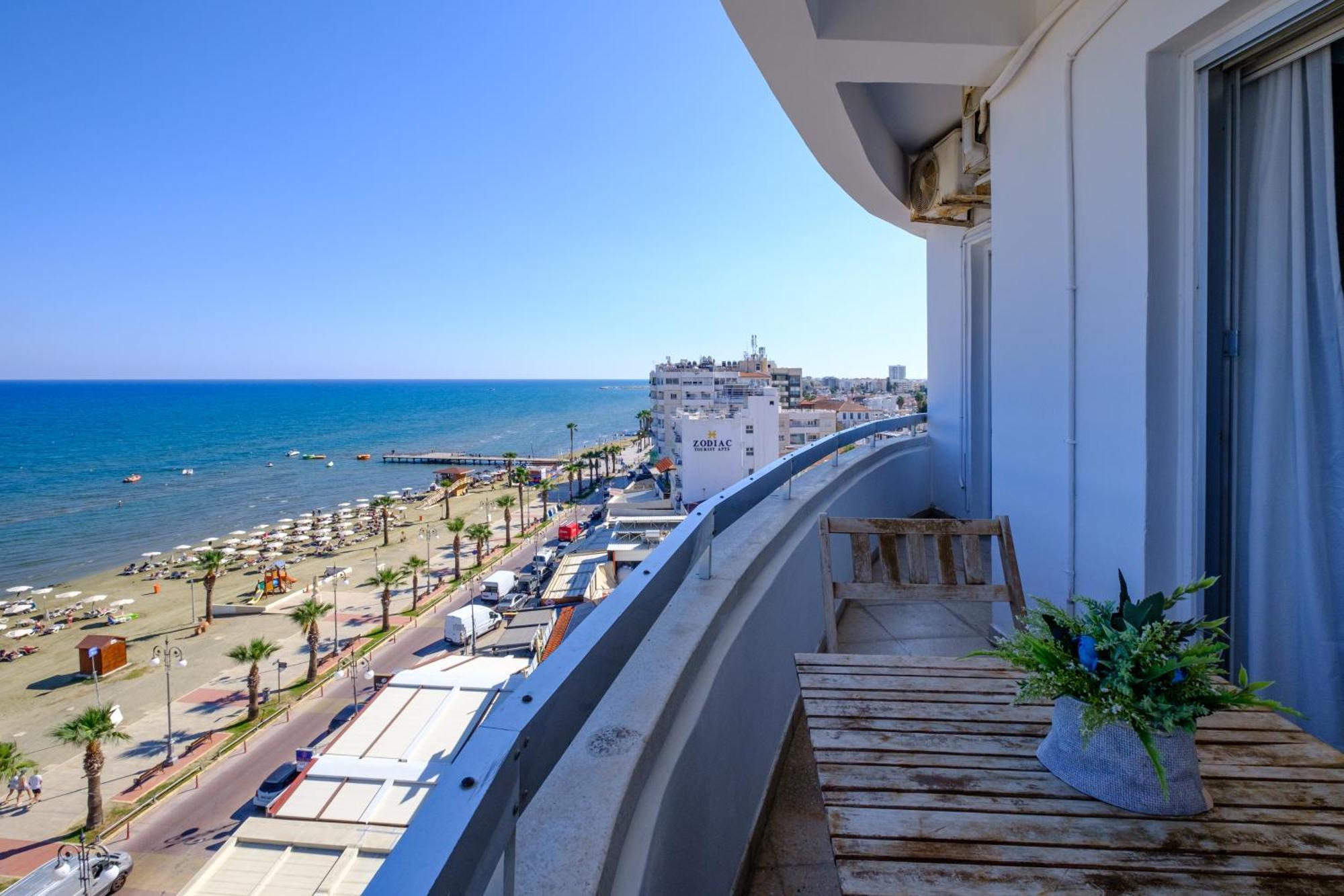Lazuli Sea View Beachfront- Ap 61 Lárnaca Exterior foto