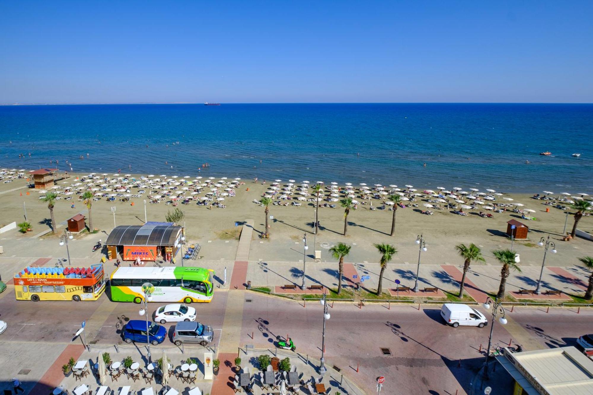 Lazuli Sea View Beachfront- Ap 61 Lárnaca Exterior foto